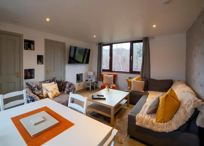 4 Wheelhouse Apartment
