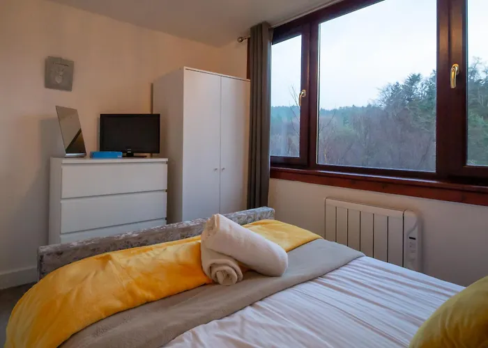 4 Wheelhouse Apartment